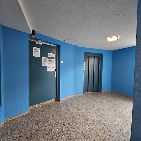 Auberge de jeunesse Stay2night Center *