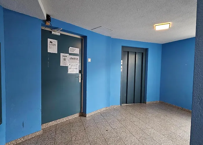 Auberge de jeunesse Stay2night Center *