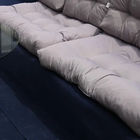 بيت شباب Stay2night Center